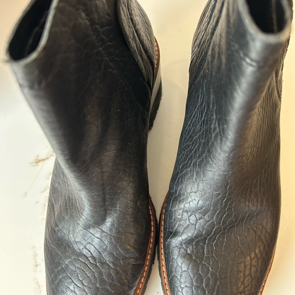 Vince Camuto Dendra Black Leather Wedge Gore Ankle Heeled Boot size 10 - Picture 5 of 9